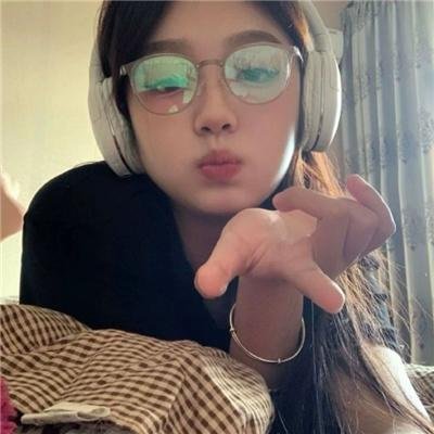 蒂拉和兰妮劫火车